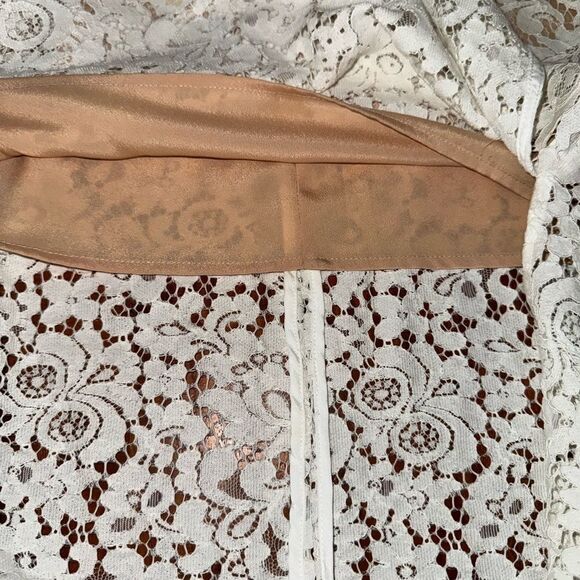 Keepsake lace dress - Picture 13 of 15